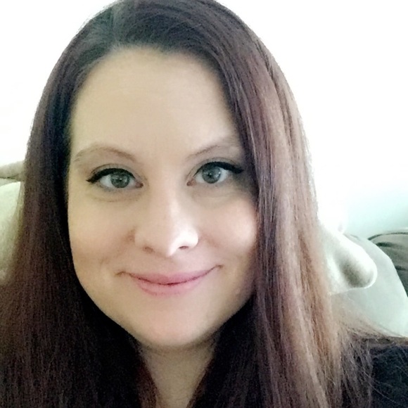 Meet your Posher, Lori - Picture 1 of 1